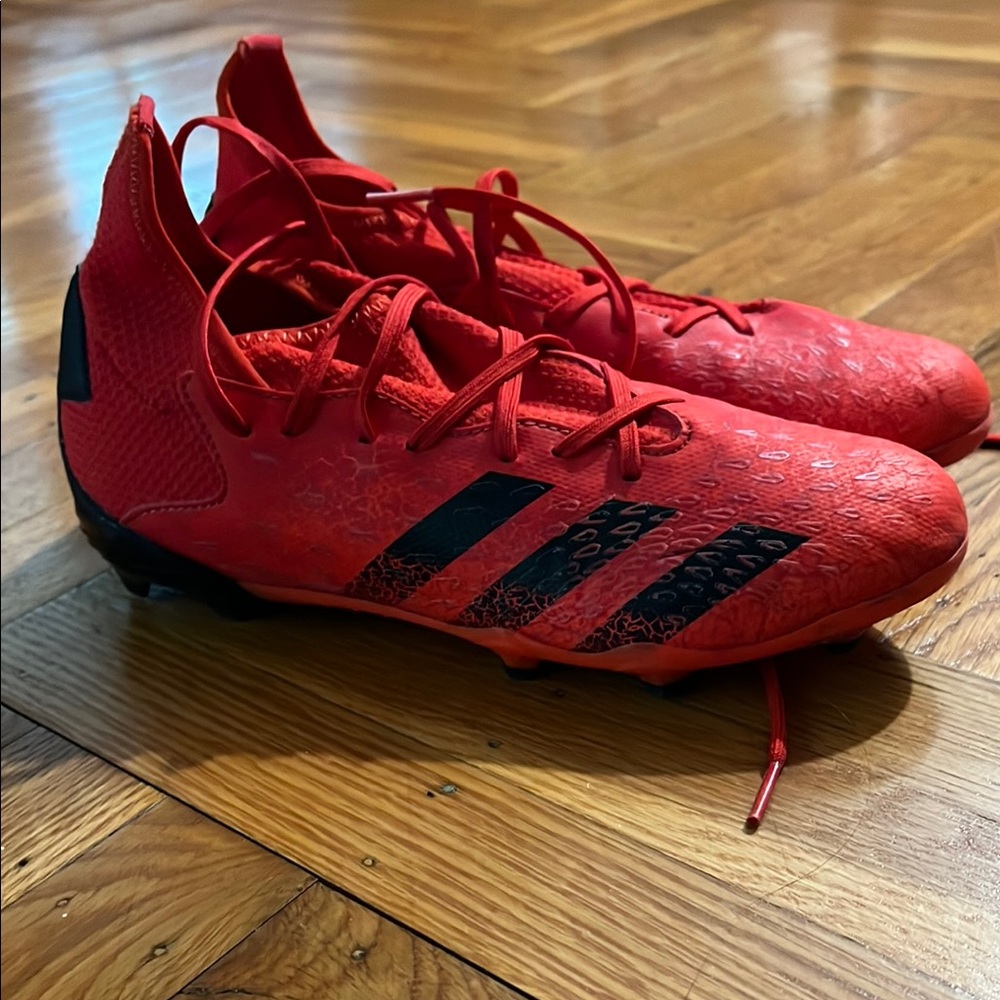 Adidas Predator Freak Soccer Cleats Men US 5.5 Womens US 4.5